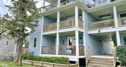 Full Circle: Condo with pool access. Centrally located