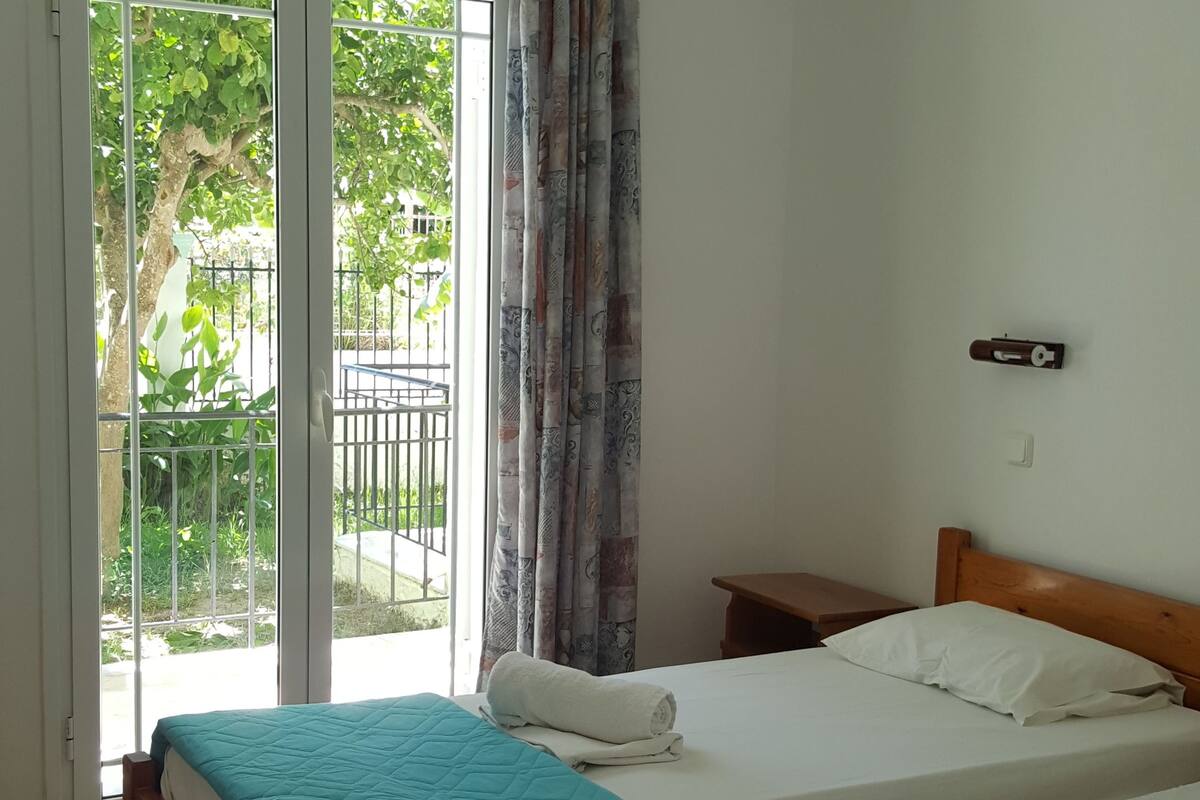 Iron/ironing board (on request), free WiFi, bed sheets