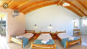 Iron/ironing board (on request), WiFi (free), bed sheets - Apollo (Corfu)