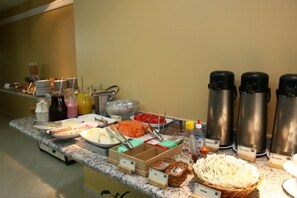 Breakfast buffet - Residence Plaza Flat (Ribeirão Preto)