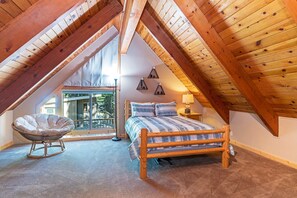 4 bedrooms, desk, iron/ironing board, free WiFi