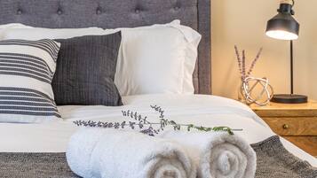 4 bedrooms, iron/ironing board, free WiFi, bed sheets