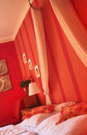Minibar, soundproofing, iron/ironing board, free cribs/infant beds - Gasthaus & Pension Koch (Cursdorf)