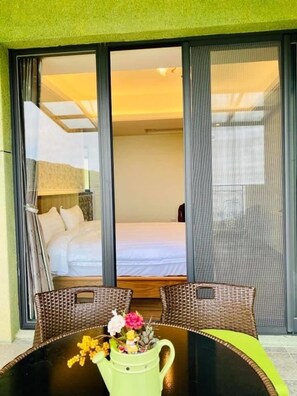 Phòng đôi | Bàn, màn/rèm cản sáng, phòng cách âm 
