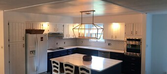 Modern nautical themed home steps from the beach, park, CMA and bars/restaurants