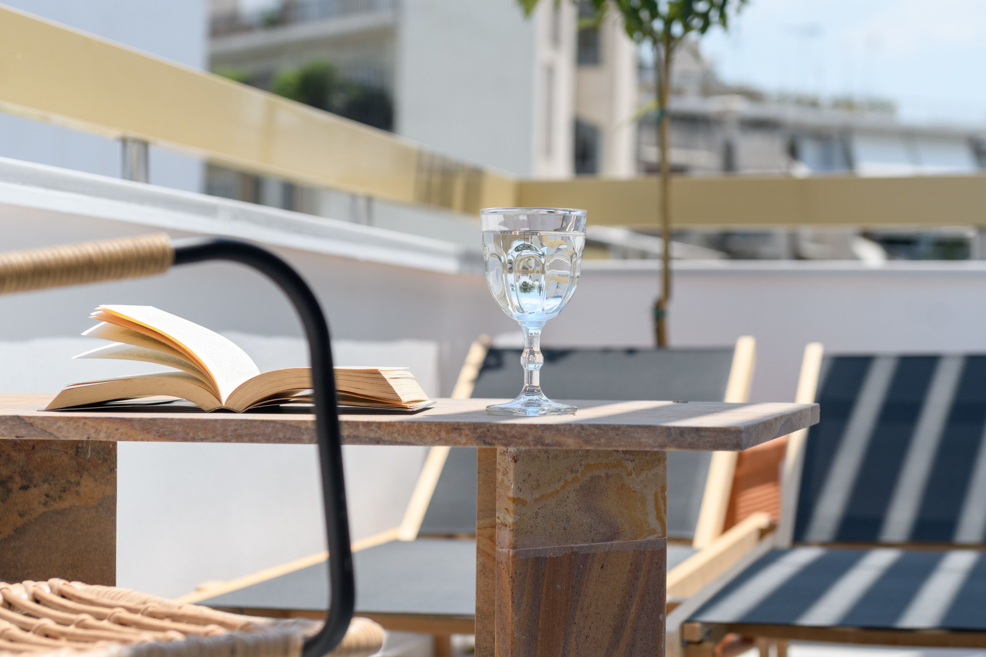 品质客房 | 迷你吧、客房内保险箱、特色装修、办公桌