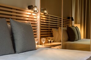 Superior-Doppelzimmer | Minibar, Zimmersafe, individuell dekoriert, Schreibtisch