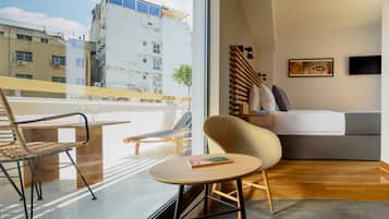 Quarto panorâmico | Frigobar, cofres nos quartos, individualmente decorados, escrivaninha