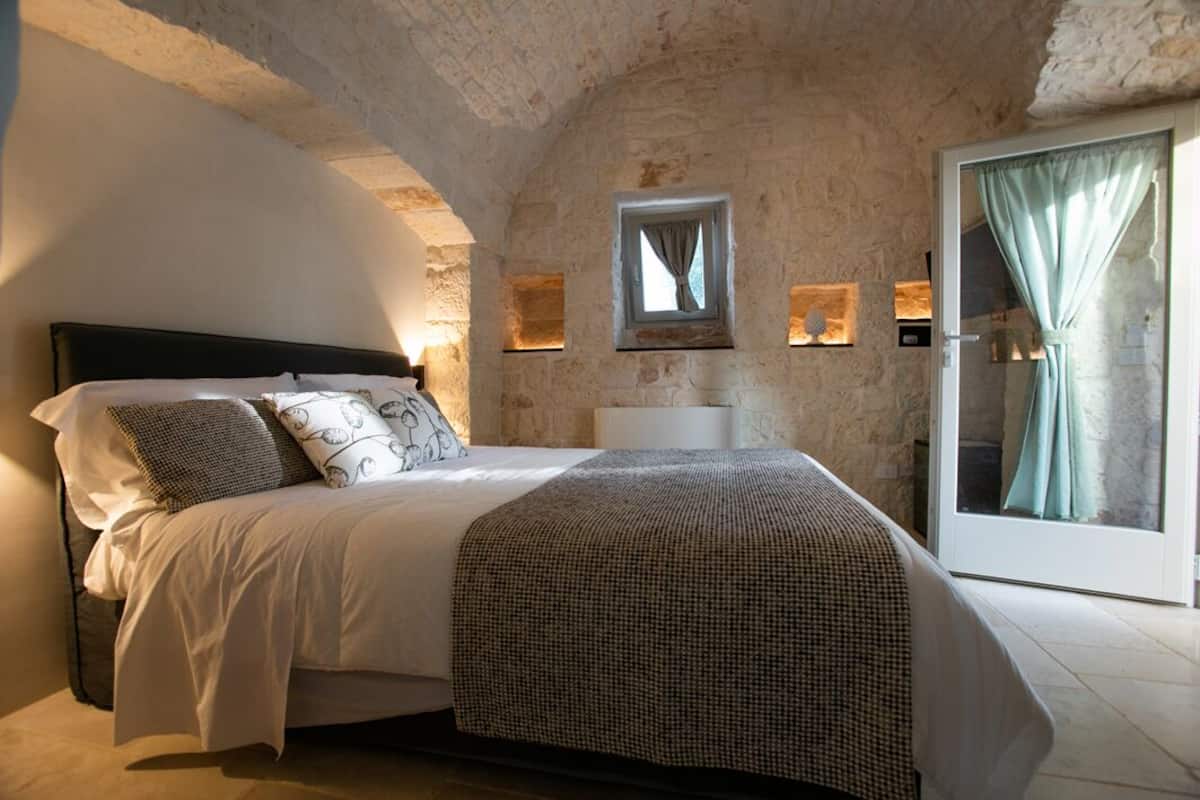 Design Double Room (Trullo) | Free minibar, in-room safe, individually decorated