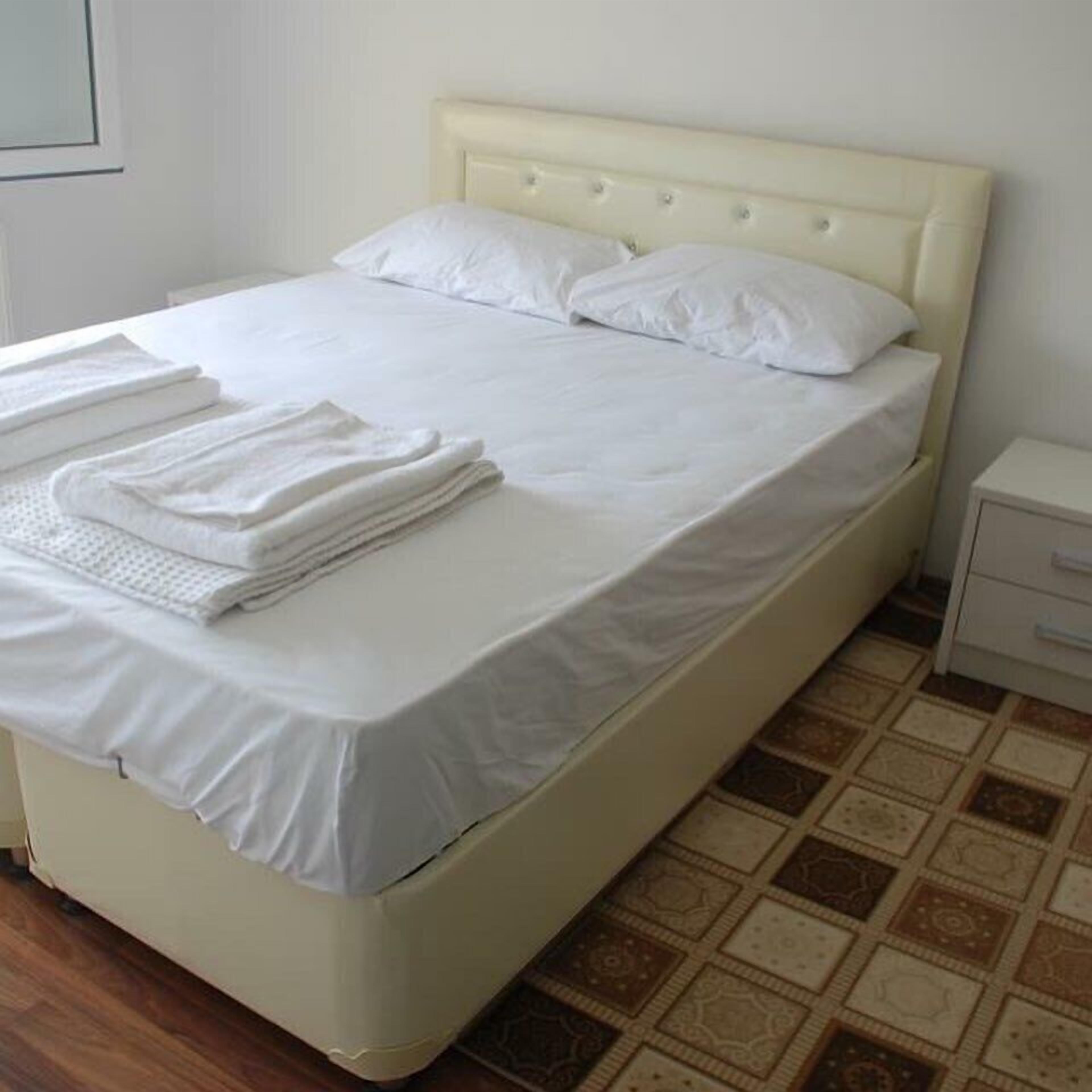 Free cots/infant beds, free WiFi