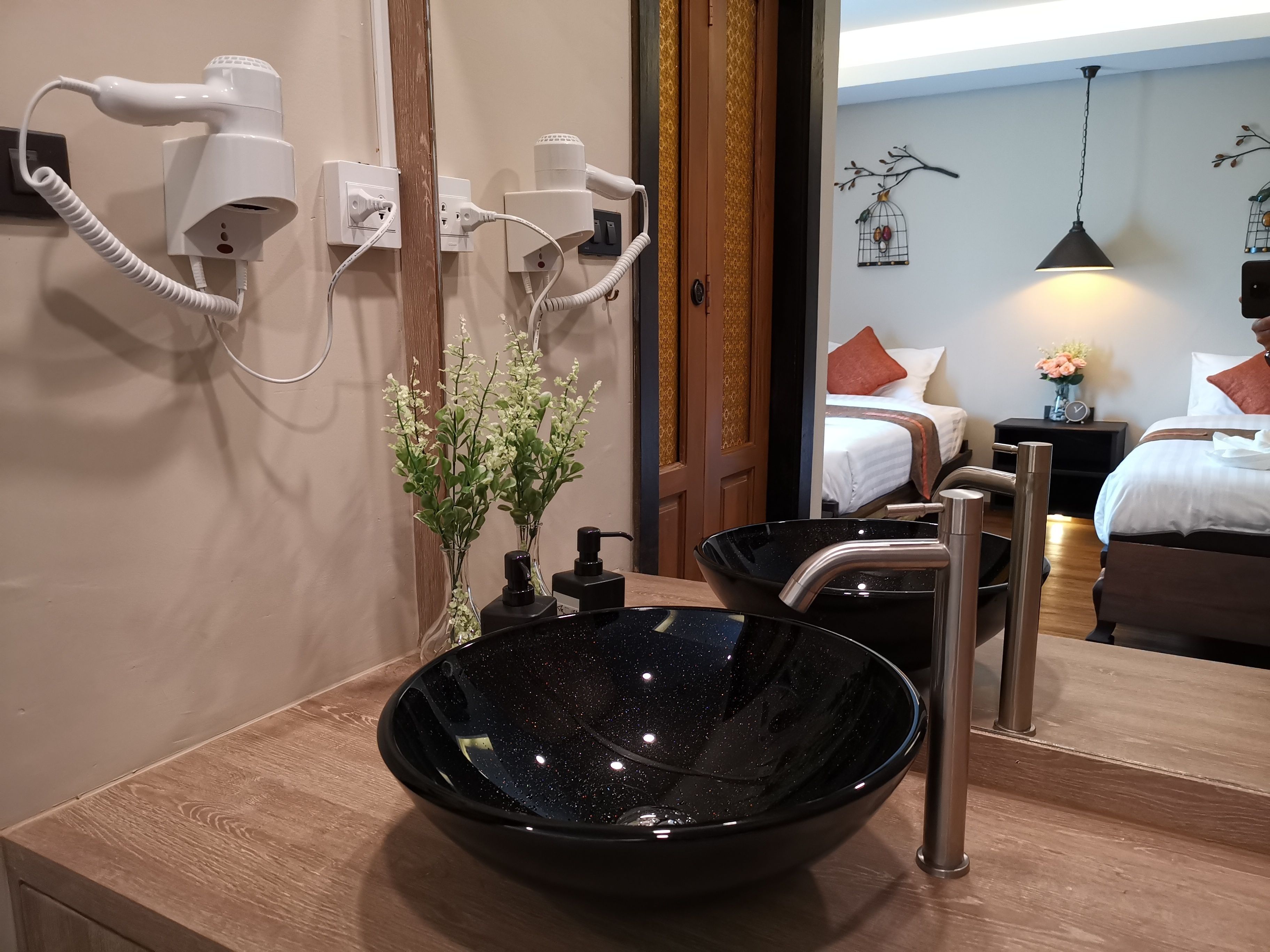 Shower, hair dryer, bathrobes, slippers