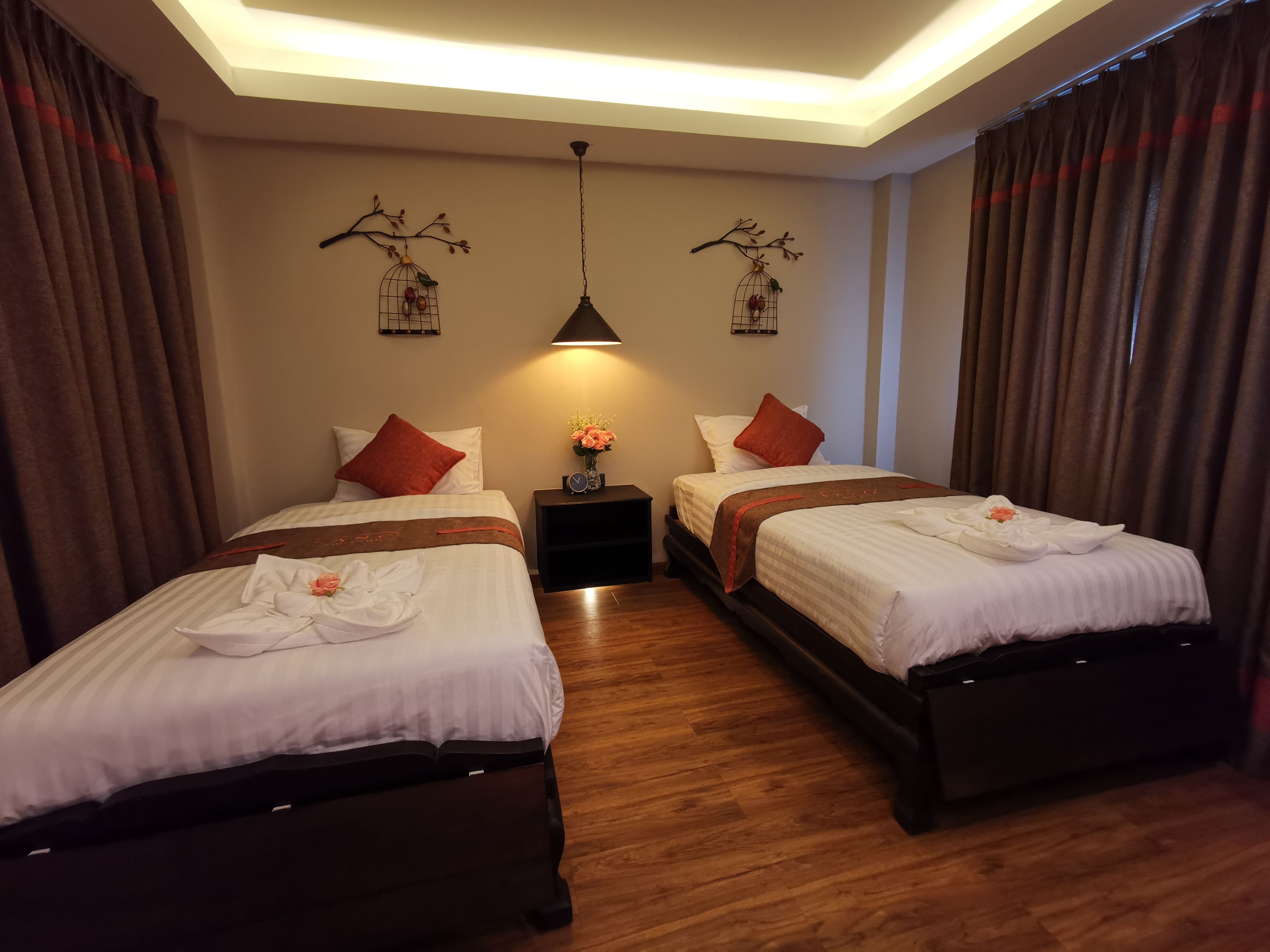 deluxe twin room | city view