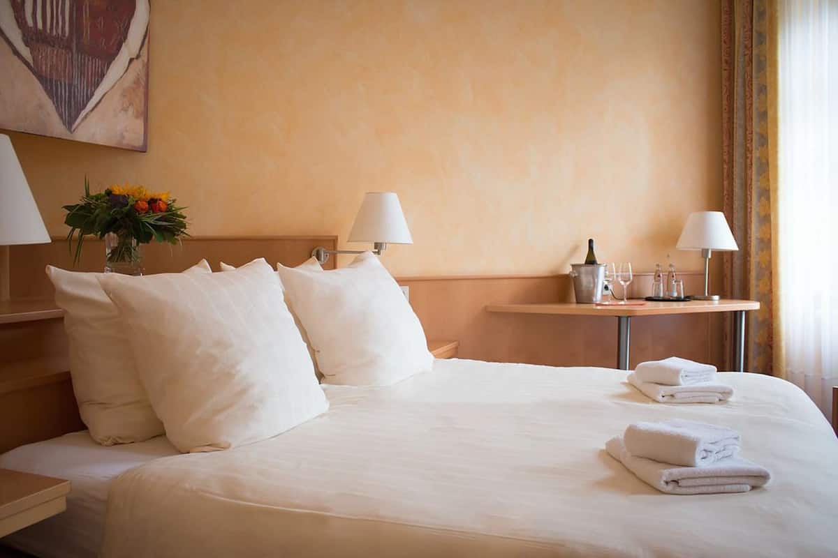 Wi-Fi gratuit, draps fournis