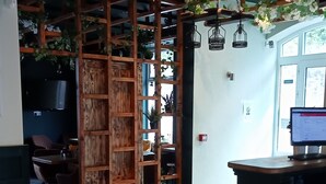 Reception - Windsor Hotel & Bar (Merthyr Tydfil)