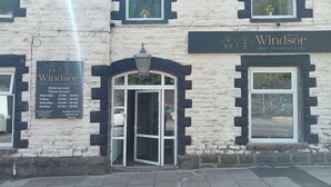 Exterior - Windsor Hotel & Bar (Merthyr Tydfil)