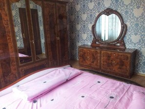 Apartment | 1 bedroom, desk, iron/ironing board, free WiFi