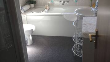 Standard Double Room | Bathroom | Separate tub and shower, free toiletries, hair dryer, bathrobes