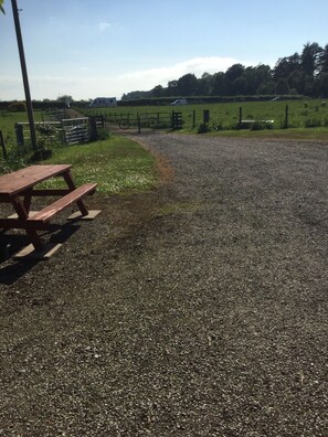 BBQ/picnic area - Newton Croft B&b (Dingwall)