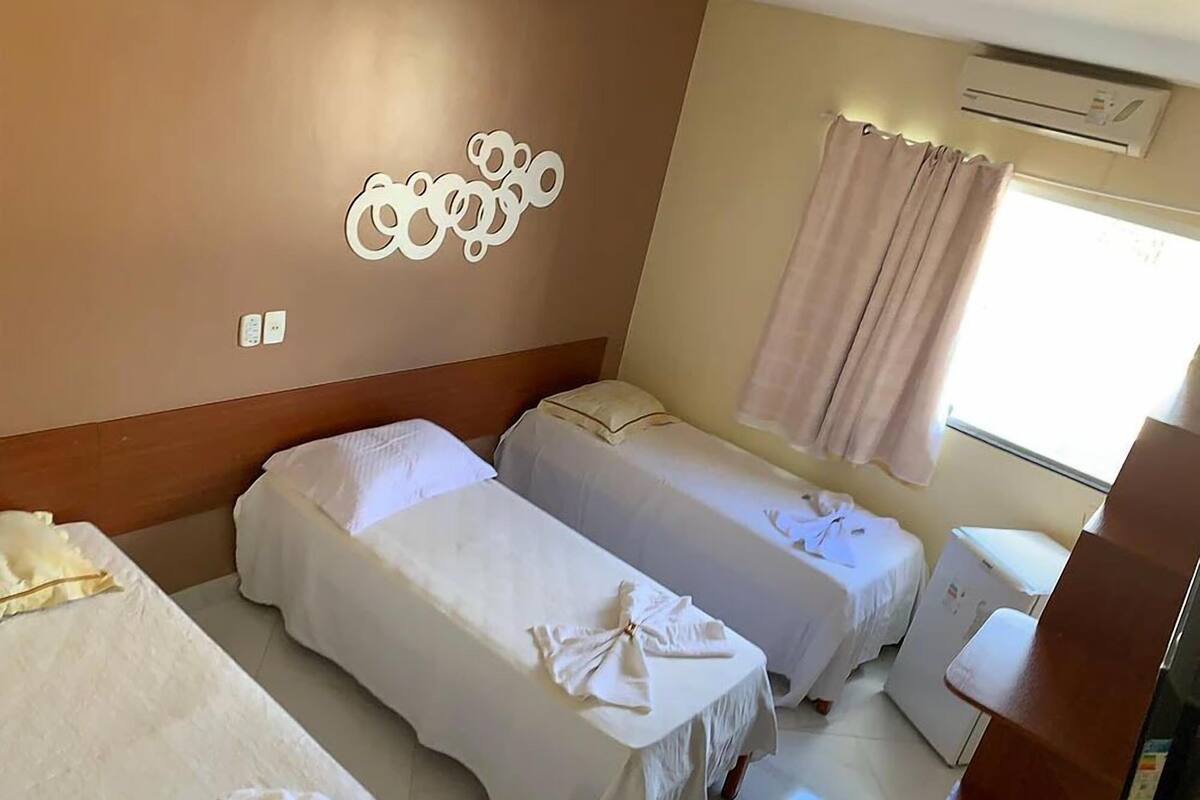 Minibar, free WiFi, bed sheets