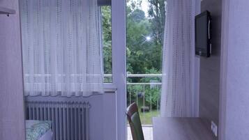 Double Room, Non Smoking, Garden View | Free WiFi