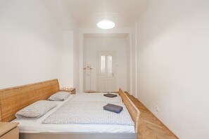 Comfort-Apartment | 2 Schlafzimmer, Schreibtisch, laptopgeeigneter Arbeitsplatz
