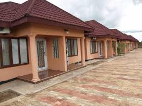 المنشأة من الخارج