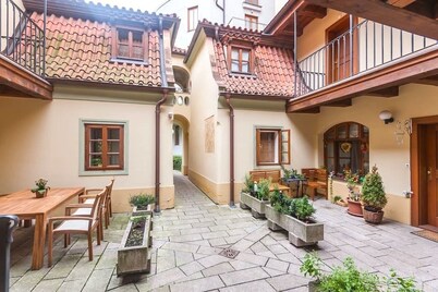 Romantic Condo near Charles Bridge