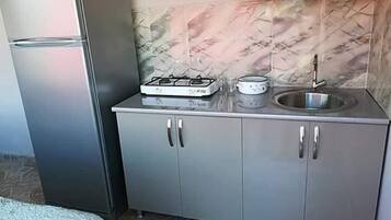 Luxury Room, Kitchenette | Private kitchenette