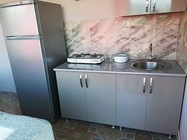 Luxury Room, Kitchenette | Private kitchenette