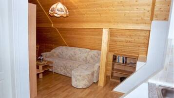 Apartment | Wohnbereich | Flachbildfernseher