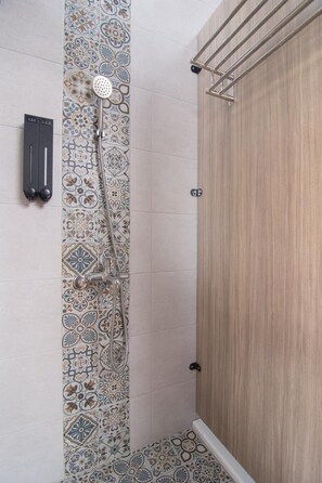 Bathroom - Liuqiu Dive Hostel (Liuqiu)