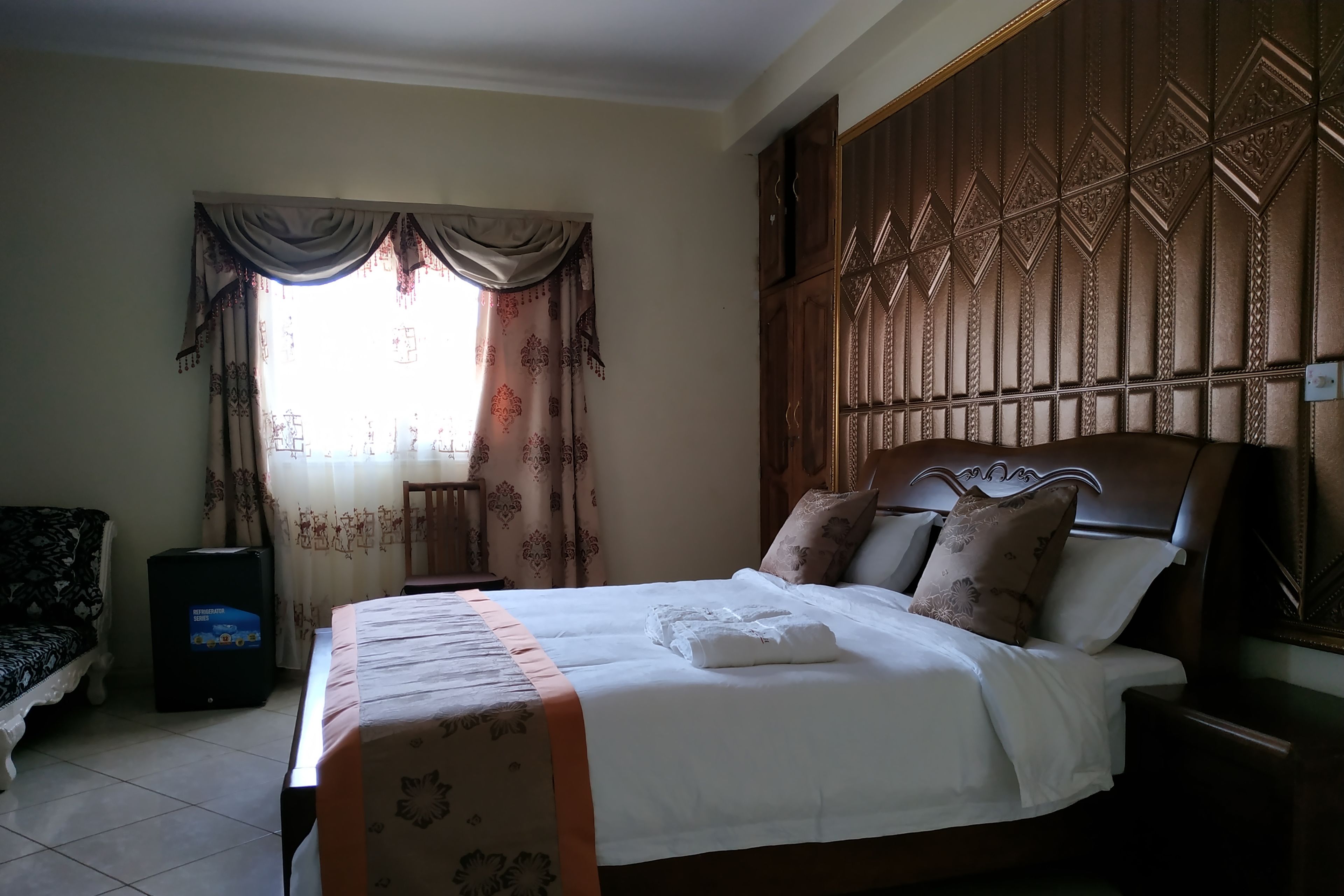 Minibar, in-room safe, individually decorated, individually furnished