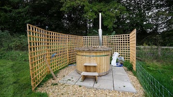 Cabin | Bồn tắm spa ngoài trời