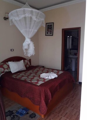 标准房 | 办公桌、笔记本电脑工作区、熨斗/熨板、免费 WiFi