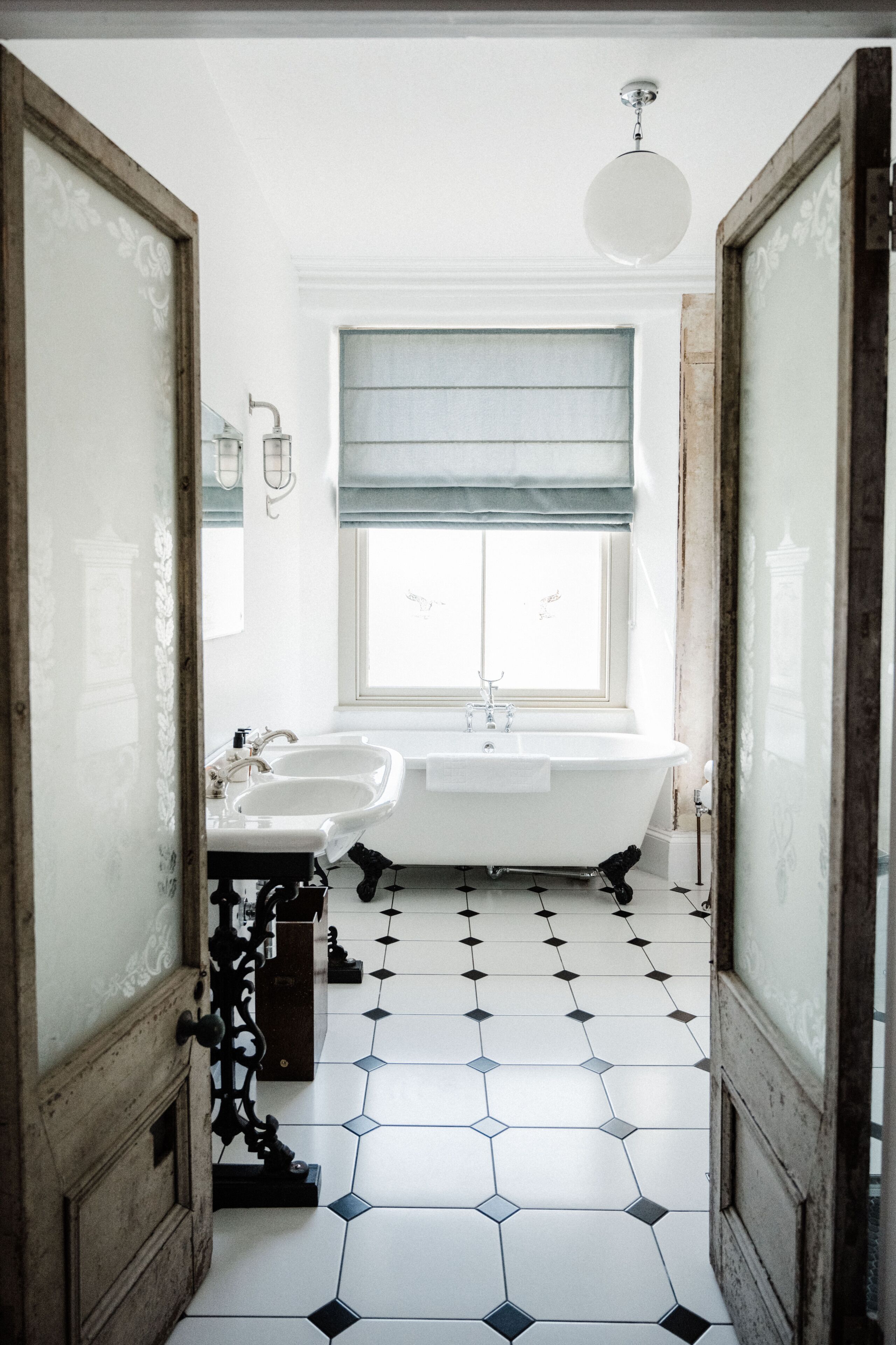 romantic double room | bathroom | combined shower/bathtub, towels