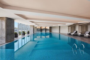 Indoor pool, sun loungers