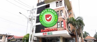 Reddoorz Plus Near Bamboo Organ Las Pinas