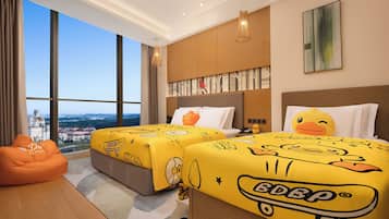 Suite, Mehrere Betten, Seeblick | 1 Schlafzimmer, Minibar (mit einigen kostenlosen Artikeln), Schreibtisch