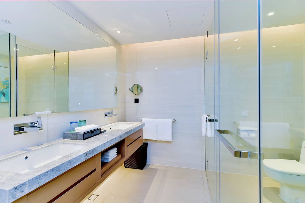 Suite, Multiple Beds, Lake View
