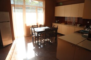 Quadruple Room | In-room dining