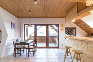 Apartment (80qm-Silvaner) | In-room dining