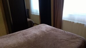 Luokittelematon kuva, 4 kautta 48, painike