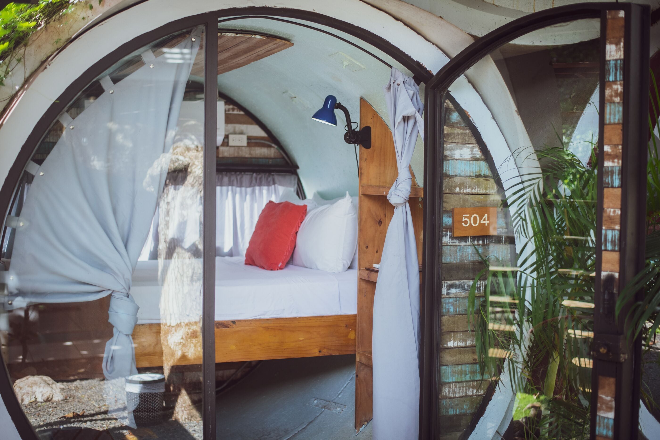 cylinder room with shared bathroom | free wifi, bed sheets