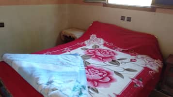 Chambre avec lits jumeaux | Décoration personnalisée, ameublement personnalisé