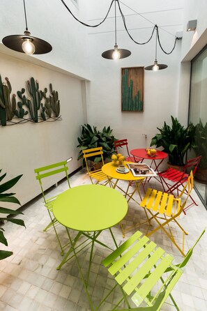 ลานระเบียง/นอกชาน