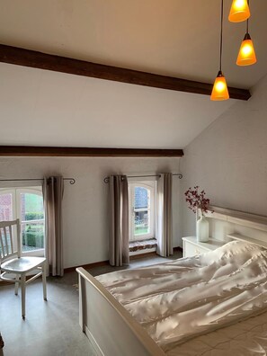 8 dormitorios, cuna de viaje, wifi gratis