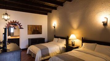 Habitación doble junior | Ropa de cama de alta calidad, edredón y camas Select Comfort