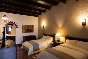 Junior-Doppelzimmer | Hochwertige Bettwaren, Daunenbettdecken, Select-Comfort-Betten