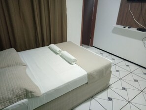ห้องสแตนดาร์ดดับเบิล | โต๊ะทำงาน, Wi-Fi ฟรี, ผ้าปูที่นอน
