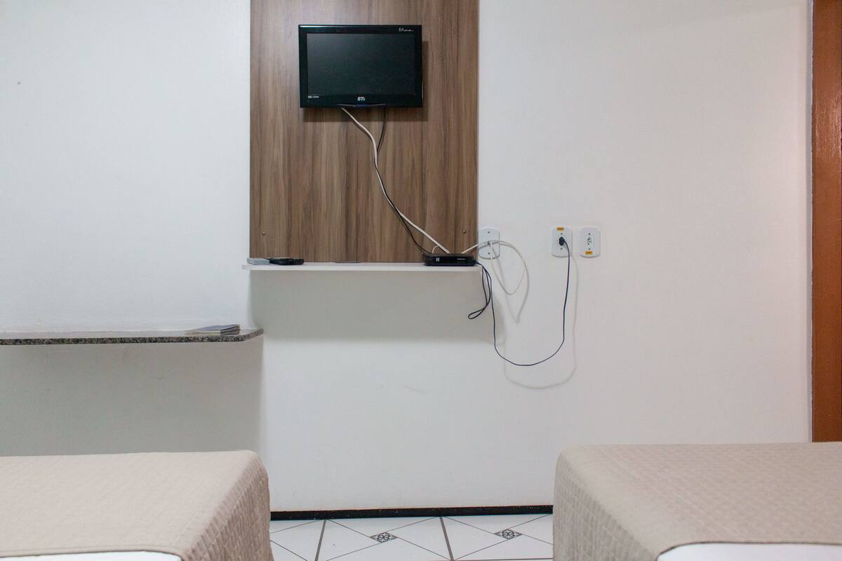 Standard Triple Room | Desk, free WiFi, bed sheets